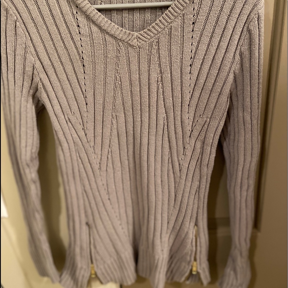 Light weight sweater